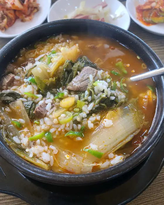 진한 국물의 설렁탕