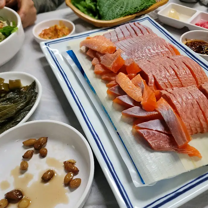 신선한 송어회