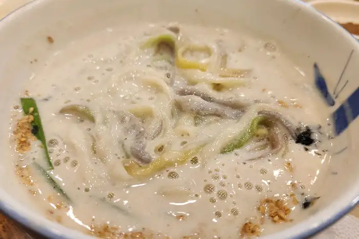 들깨칼국수 국물