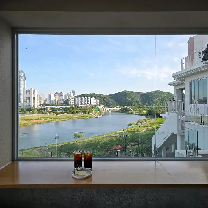 BCD카페에서 바라보는 전경