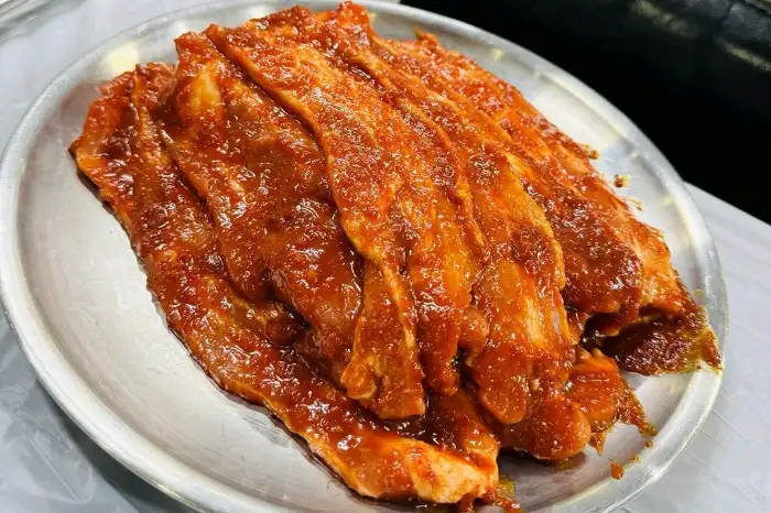 양념이 잘 배인 고추장 삼겹살