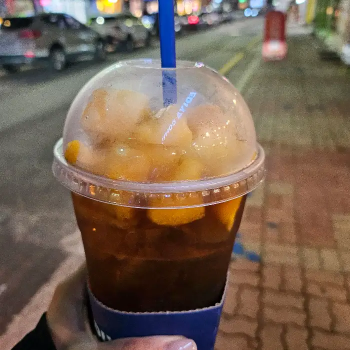 달콤해 보이는 꿀복숭아 플랫치노