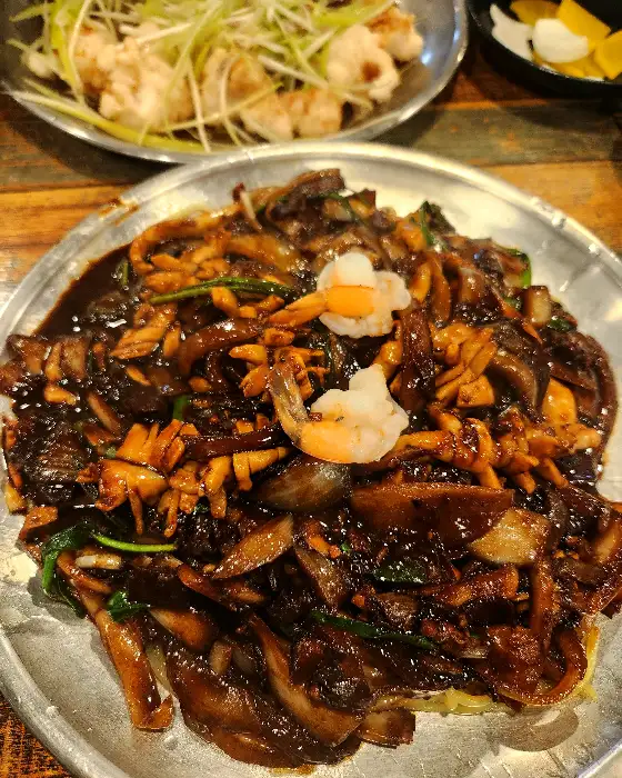 푸짐한 쟁반짜장