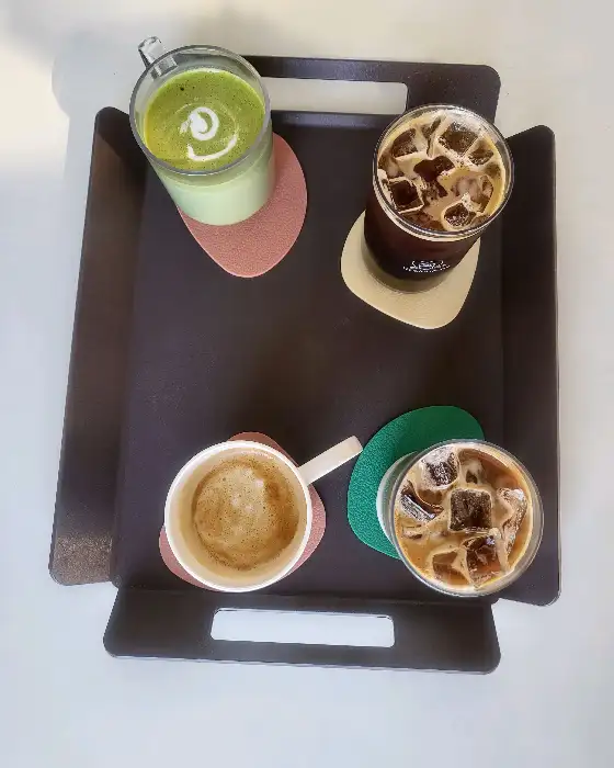 다양한 음료와 커피