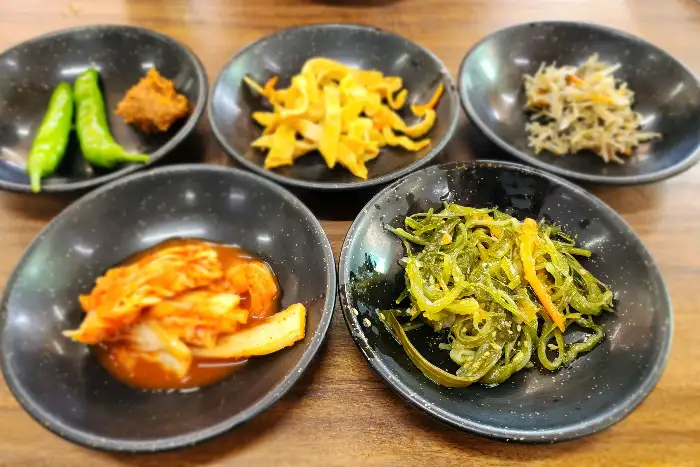 다양한 밑반찬