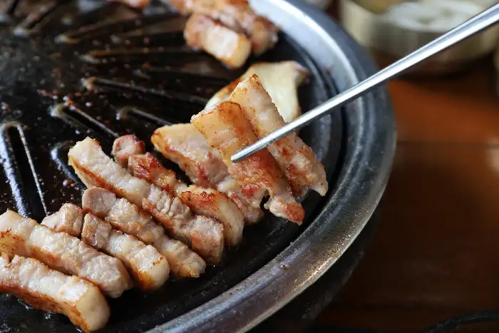 잘 익은 돼지갈비