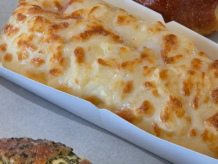 치즈 올라간 빵