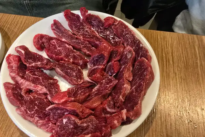 먹음직스러운 육회