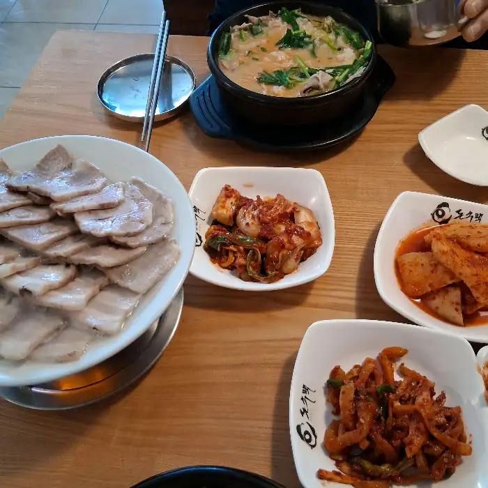 돈수백 북수원점 테이블 세팅