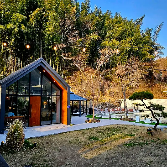 카페 포레 외관과 주변 경치