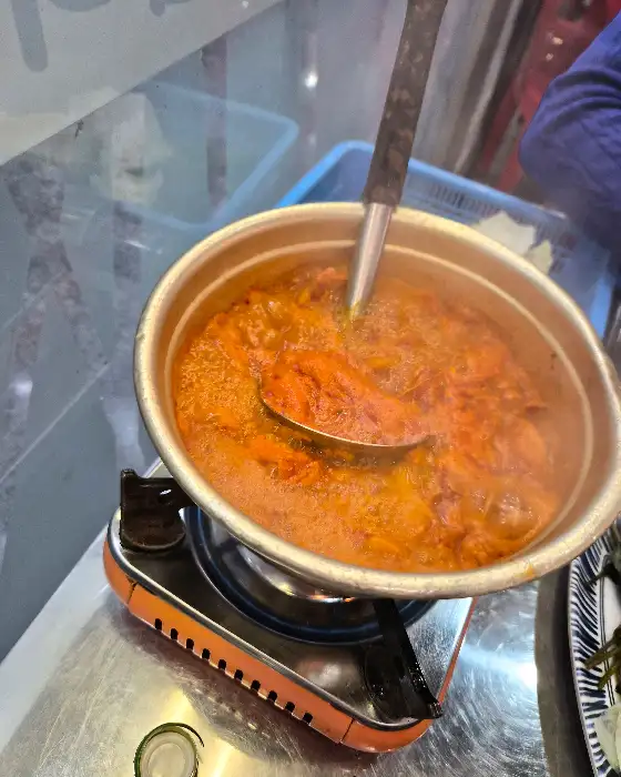 김치찌개가 끓고 있는 뚝배기