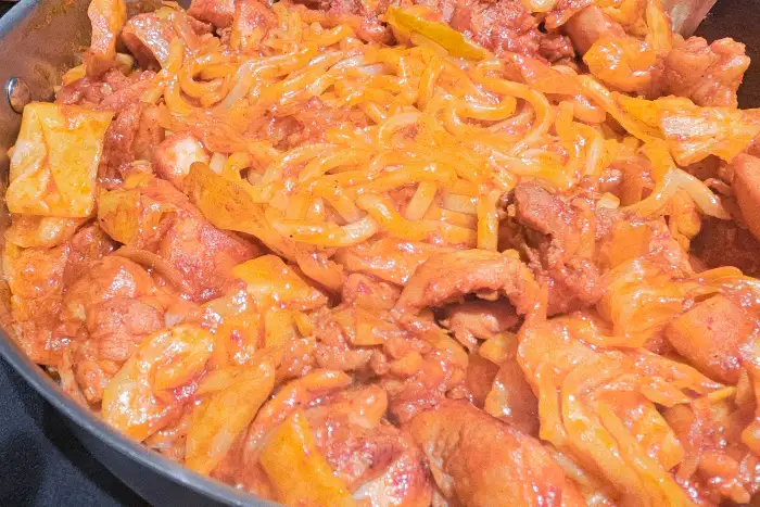 닭갈비와 곁들여 먹기 좋은 쫄면 사리