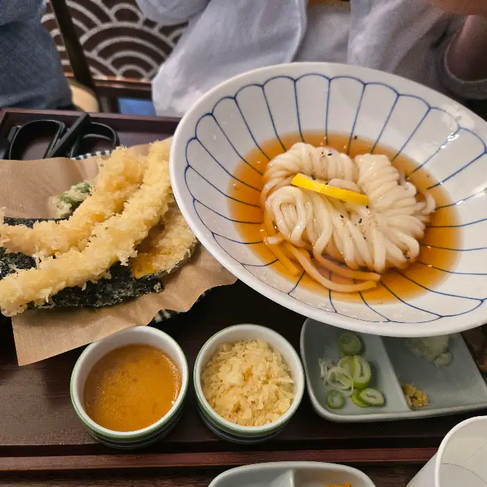 냉우동과 튀김