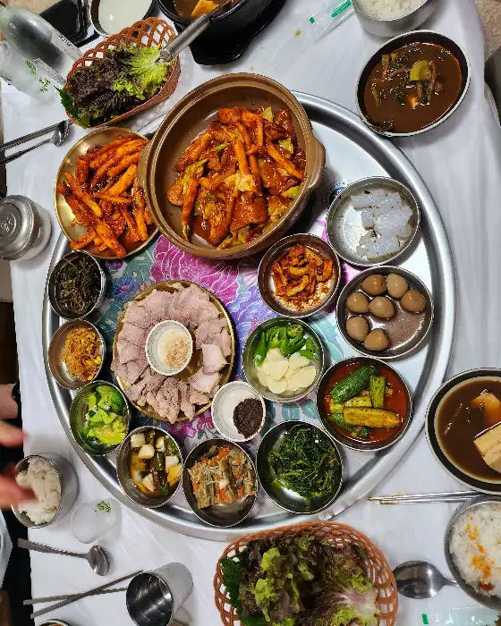 두루치기와 더덕구이 상차림