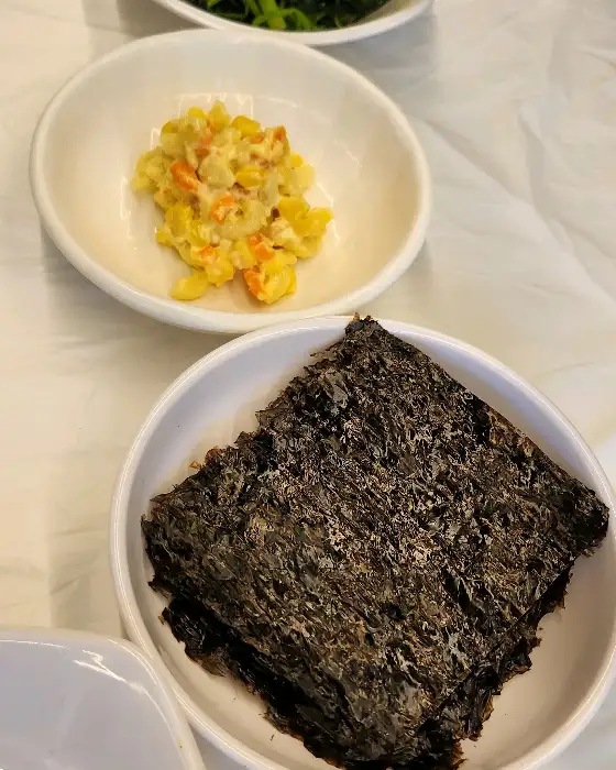 갓 구워낸 바삭한 김