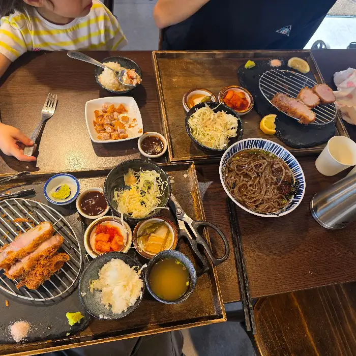 메밀소바와 돈까스