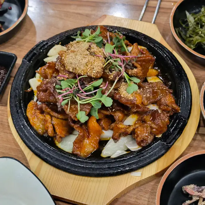 풍미 가득한 석갈비
