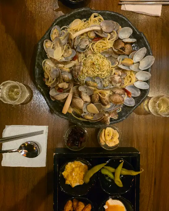 바지락 술찜 파스타와 기본 안주