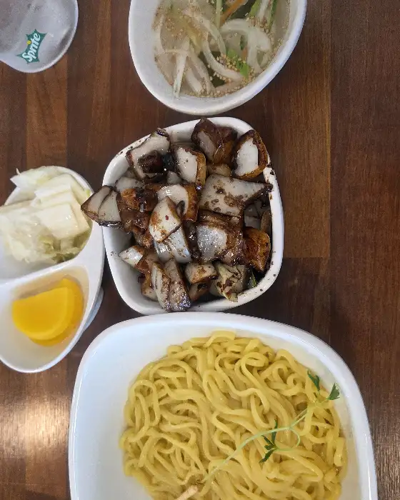 간짜장과 탕수육, 면 사진