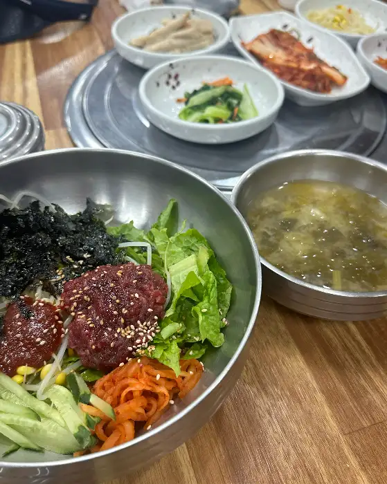 육회 비빔밥 클로즈업