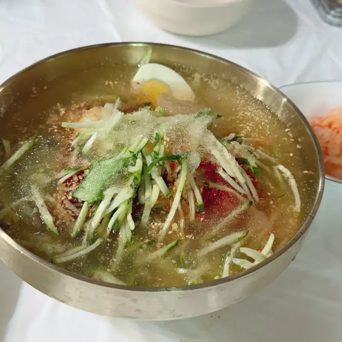 다시 봐도 군침 도는 냉면