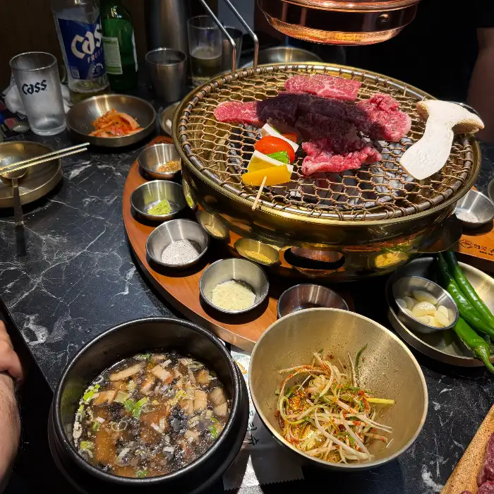 화로구이 테이블 세팅 모습