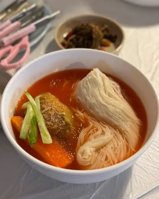동치미국수와 곁들임 재료
