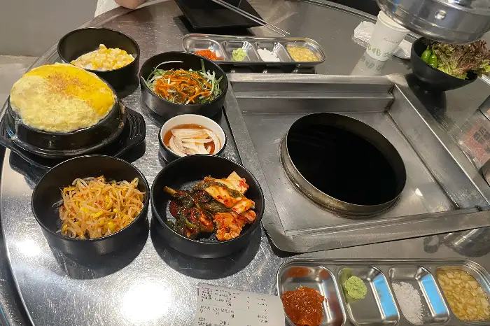 치즈를 얹은 계란찜