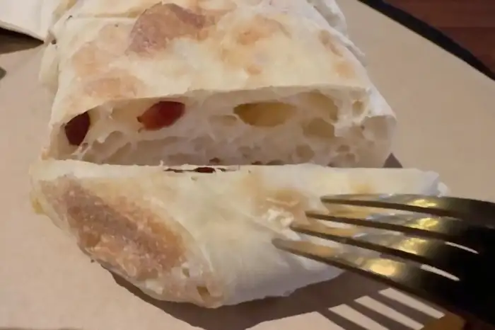 치아바타 단면
