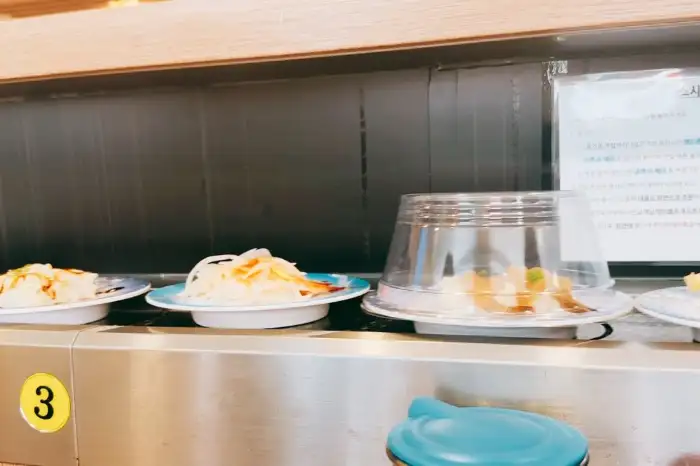 우리동네 스시카야 회전초밥 레일