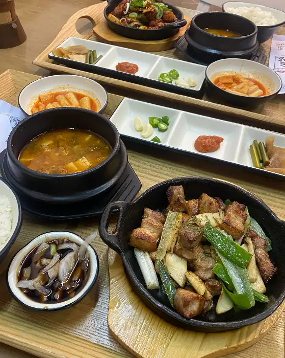 바삭한 튀김 만두