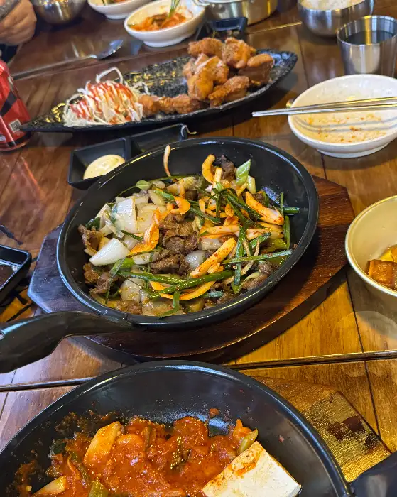 철판에 나온 불고기 요리