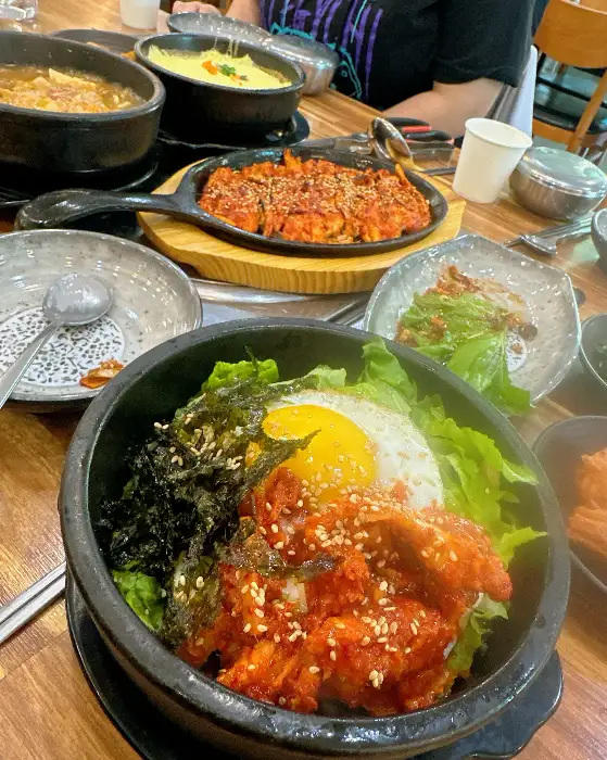 돌솥더덕비빔밥