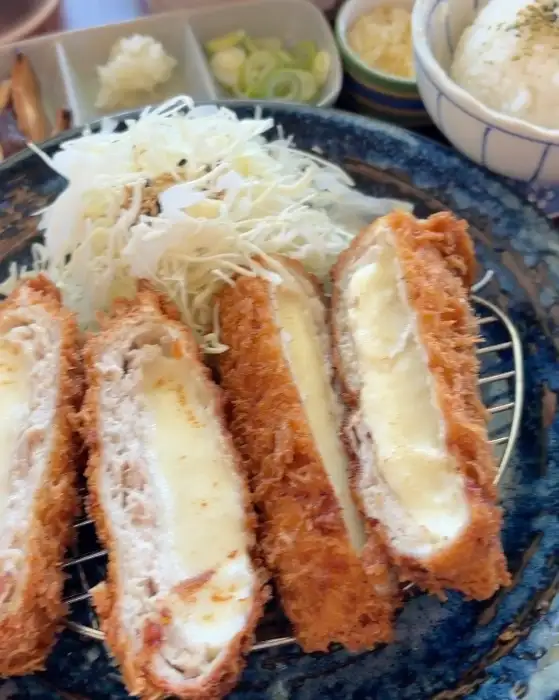 치즈 돈까스 단면