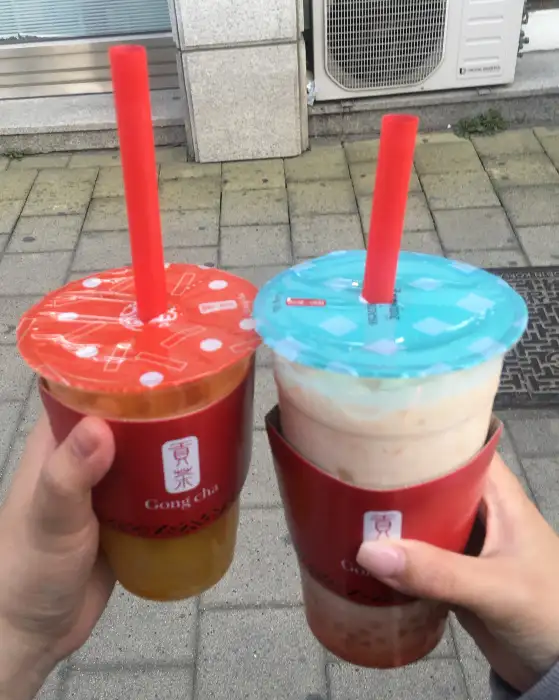 다양한 공차 음료 사진