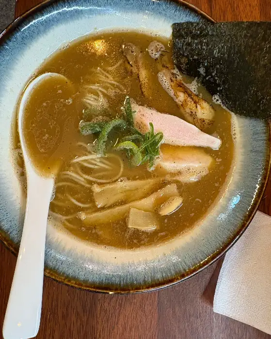니보시 쇼유 라멘