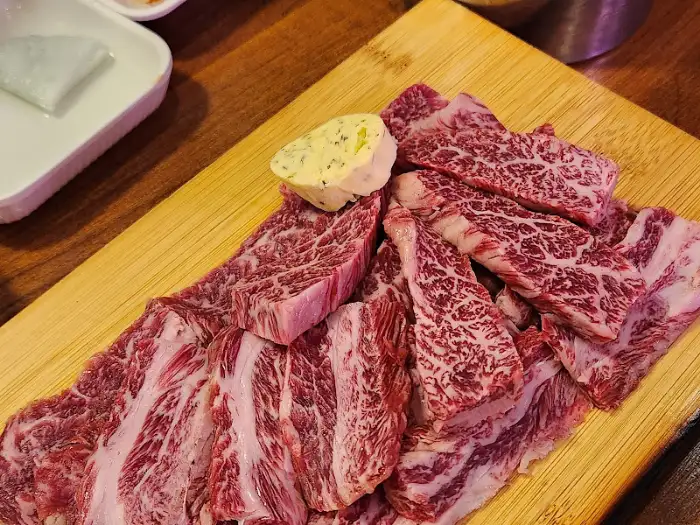 돌판 두루치기 준비된 신선한 고기
