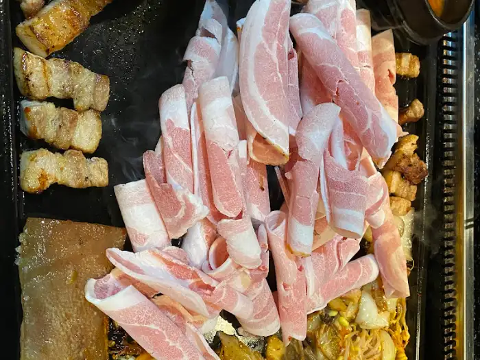 잘 구워진 삼겹살