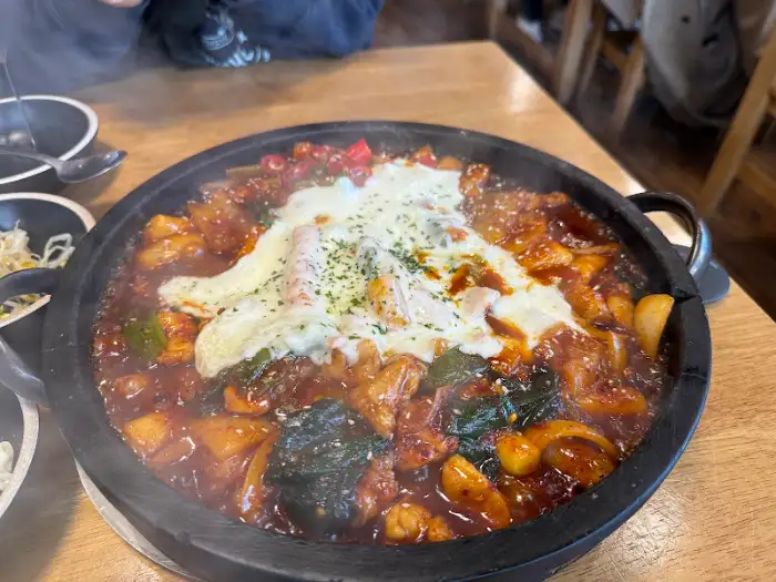 치즈가 올라간 닭볶음탕