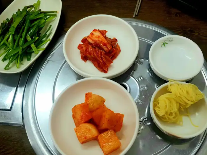 국밥과 곁들임 반찬