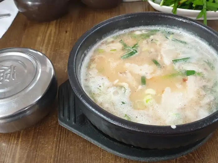 돼지국밥 한 그릇