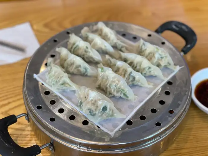 김이 나는 통만두