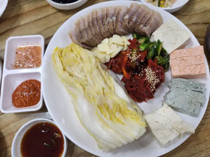 다양한 두부와 보쌈 클로즈업 사진