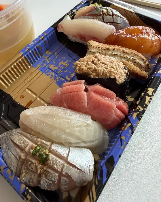 주문 즉시 신선하게 만들어지는 오고야 초밥
