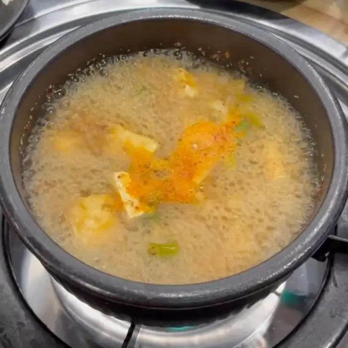 보글보글 끓고 있는 된장찌개