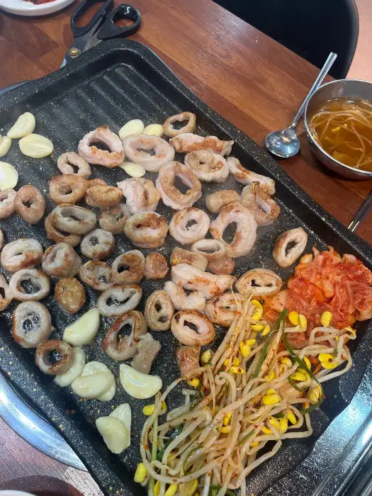 준비된 밑반찬과 막창