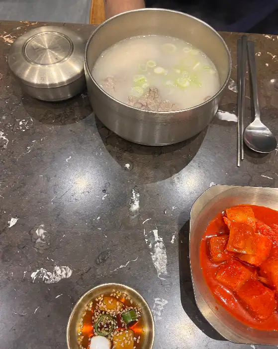 설렁탕과 깍두기