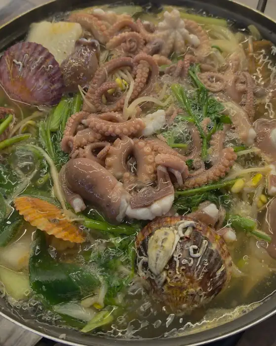 꿈틀거리는 싱싱한 낙지