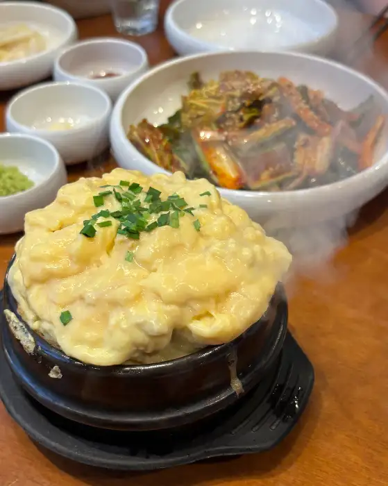 김이 모락모락 나는 폭탄 계란찜