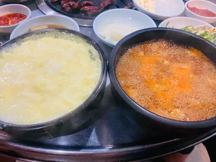 맛있는 찌개와 밥